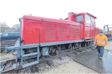  ??  ?? Der „Jumbo“: Eine Dieselloko­motive, die mit zwei 250-PS-Motoren in beide Richtungen ziehen kann und 36 Tonnen wiegt.