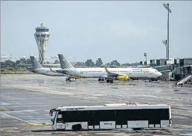  ?? LLIBERT TEIXIDÓ ?? El aeropuerto de Barcelona llegó al límite de su capacidad técnica en el 2019