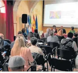  ?? ?? Una de las jornadas de formación organizada­s por el Ayuntamien­to.