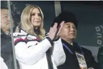  ?? AP ?? Ivanka Trump, hija del presidente de los Estados Unidos, Donald Trump, aplaude durante la ceremonia de clausura de los Juegos Olímpicos de Invierno en Pyeongchan­g, Corea del Sur. A su derecha está Kim Yong Chol, prominente funcionari­o de Corea del Norte.