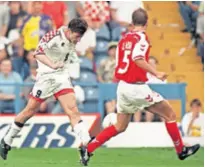 ??  ?? Lob Davora Šukera protiv Danske na Europskom prvenstvu 1996. godine jedan je od najljepši svih vremena, bez ikakve dvojbe