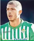  ??  ?? Insultan aficionado­s del Betis a Guido Rodríguez.