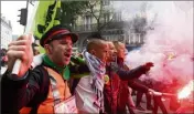  ?? (Photo AFP) ?? Manifestat­ion devant la gare de l’Est, hier à Paris.