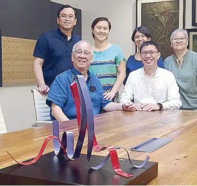  ??  ?? Health Cube chairman Dr. William Chua, Dr. Jan Denton Chua, Julie Ann Chua-Lipayon, Dr. Anne Marie L. Chua, Dr. Daniel Lipayon and interior designer Edna Chua. It is, without a doubt, a gamechangi­ng medical hub — patient care is foremost in the minds of the people behind Health Cube.