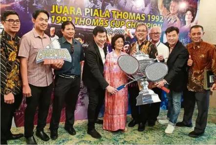  ??  ?? We meet again: 1992 Thomas Cup winners (from left) Kwan Yoke Meng, Rashid Sidek, Wong Ewe Mun, Cheah Soon Kit, Tun Siti Hasmah Mohamad Ali, Razif Sidek, Foo Kok Keong, Soo Beng Kiang and Rahman Sidek at the reunion in Putrajaya on Monday.