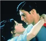  ??  ?? Tragic: Margot Kidder and Christophe­r Reeve in Superman