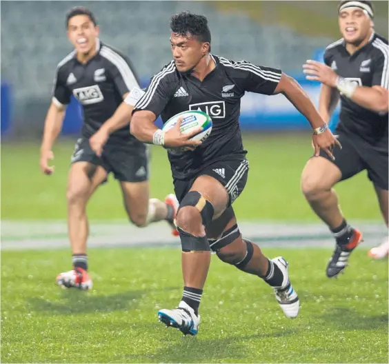  ?? Picture / Brett Phibbs ?? No 8 Matt Peni scored a try for New Zealand and made a lot of ground in their Junior World Championsh­ip win over Samoa.