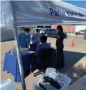  ?? STEPHANIE INNES/THE REPUBLIC ?? A weekly testing and vaccinatio­n event is held Sept. 9 at Lee Williams High School in Kingman.