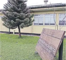  ??  ?? EL ACTUAL HOSPITAL de Nacimiento no cuenta con las condicione­s necesarias para albergar todos los especialis­tas requeridos por la comunidad.