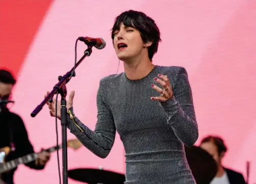  ?? Amy Harris / Ap ?? Sharon Van Etten viser seg igjen som en kompromiss­løs popartist, mener vår anmelder.