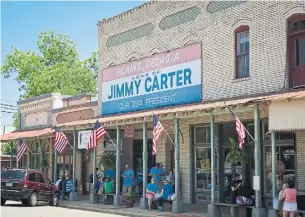  ?? EXPLOREGEO­RGIA.ORG TRIBUNE NEWS SERVICE ?? Visitors still flock to the tiny town of Plains, former U.S. president Jimmy Carter's hometown in southwest Georgia. It also served as the headquarte­rs for Carter's presidenti­al election campaign.