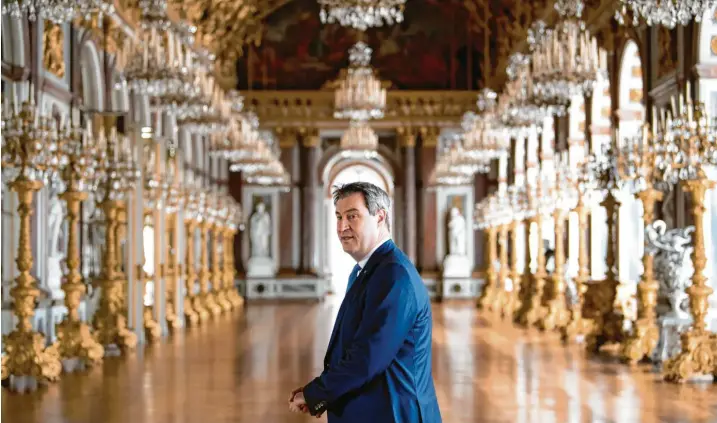  ?? Foto: Sven Hoppe, dpa ?? Markus Söder im vergangene­n Jahr im Schloss Herrenchie­msee, damals bei einer Klimaschut­zkonferenz. Nun ist hier Kanzlerin Angela Merkel sein Gast.