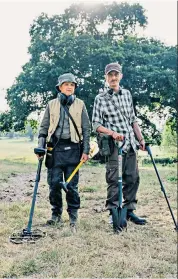  ??  ?? Treasure hunters: Toby Jones and Mackenzie Crook