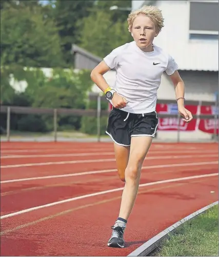  ?? Fotos: instagram ?? august Halle Haugen es noruego, como Jakob ingebrigts­en, y, al igual que el campeón olímpico, llegó al atletismo por tradición familiar. su hermano es atleta de élite, su madre lo fue y su abuelo, que le entrena, fue finalista olímpico en munich’72