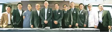  ??  ?? Felix Ang (fifth from left), president of Auto Nation Group, Inc., the general distributo­r of Mercedes-Benz in the Philippine­s, poses with sponsors of the MercedesTr­ophy 2017 set tomorrow (Monday, March 27) at Sta. Elena Golf Club in Sta. Rosa, Laguna....