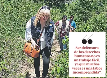  ?? FOTO: GISSELA RODRÍGUEZ ?? La delegada es muy reconocida por los sureños, pues a diario visita las comunidade­s más postergada­s para realizar su labor.