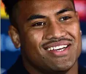  ?? (Photo AFP) ?? Comparé au légendaire Jonah Lomu, Julian Savea, le nouveau Toulonnais (il arrivera début août dans le Var), champion du monde en  avec les Blacks et désormais barré au sein de la sélection néo-zélandaise espère redonner des couleurs à la ligne de...