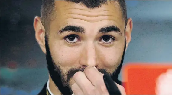  ?? FOTO: EFE ?? Benzema no ve ansiedad en el equipo tras la derrota ante el Betis y él está tranquilo ante las críticas que recibe y por los rumores de la llegada de un delantero