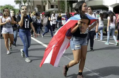  ??  ?? analyse
Par James Cohen, professeur à l’Université de Paris-III Sorbonne Nouvelle.
L’auteur tient à remercier
Lisette Sanabria, chercheure indépendan­te à Porto Rico, pour la documentat­ion abondante fournie ainsi que les pistes de recherche...