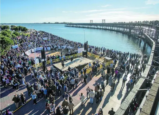  ?? LA RAZÓN ?? Una de las manifestac­iones convocadas en Huelva para reclamar más inversione­s en la provincia