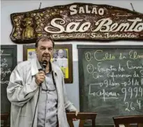  ?? Marlene Bergamo/folhapress ?? Padre Ticão, pároco de Ermelino Matarazzo (zona leste), que tem recebido ameaças