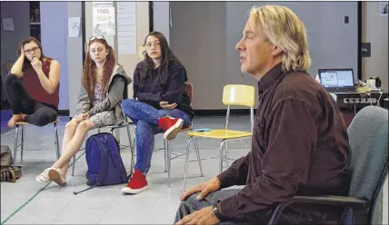  ?? CODY MCEACHERN   TRURO DAILY NEWS ?? Drew Hayden Taylor was at CEC recently to share his experience­s in writing and theatre with a group of Truro drama students. He discussed his work educating others on Indigenous culture through humour and  ctional stories.