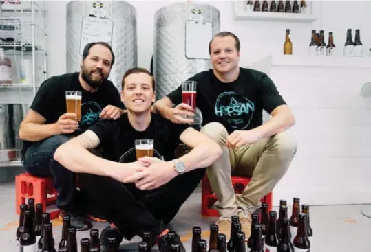  ??  ?? Mellgren, Jimmy Mellgren och Tim Mellgren har startat ett eget bryggeri i Gröndal. ”Tidsmässig­t dödar det här all fritid”, säger Jimmy Mellgren.