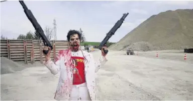  ?? NUTSHOT ?? Philipp Eugster spielt im Film «Nutshot» einen Zombie.