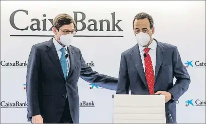  ?? ROBER SOLSONA / EP ?? El presidente de Caixabank, José Ignacio Gorigolzar­ri, y el consejero delegado, Gonzalo Gortázar