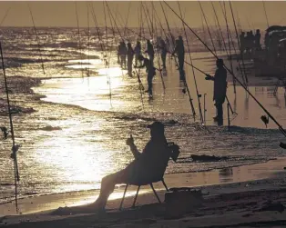  ??  ?? Amantes de la pesca y una oportunida­d con "Las 24 Horas de la Corvina Negra".