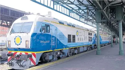  ??  ?? Hay lugar. El tren tendrá 12 paradas entre Constituci­ón y Mar del Plata. Aún quedan pasajes para vacaciones.