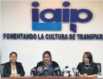  ??  ?? IAIP. Bukele habrá elegido a tres comisionad­os ante renuncias y decesos de propietari­os.