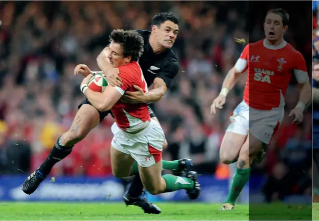  ??  ?? [BELOW LEFT] FARCE OF NATURE It was deemed ridiculous that Daniel Carter was cited for this tackle in 2009. [BELOW RIGHT] INTERVENTI­ON World Rugby felt the need to intervene in the judicial process following this match between the All Blacks and...