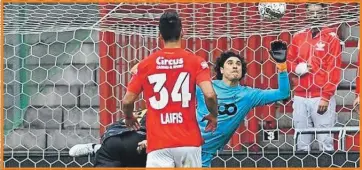  ??  ?? Standar Lieja viene de atrás para sacar el triunfo y mantener el invicto tras 5 jornadas en la Liga de Bélgica; Memo Ochoa disputa todo el encuentro