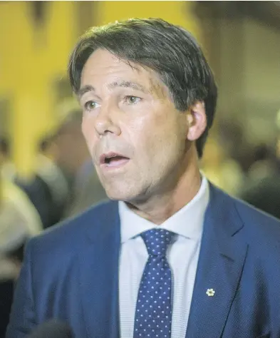  ?? ERNEST DOROSZUK /POSTMEDIA NETWORK ?? Ontario Health Minister Eric Hoskins was among Canadian officials who played host to California State Senators who came to Canada on a fact-finding mission looking at a single-payer, government-funded health-care system.