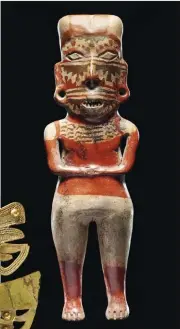  ??  ?? Sopra, Venere, cultura Chupícuaro (400
100 a. C.). A sinistra, Pendente, cultura Tairona
(800 - 1300 d. C).