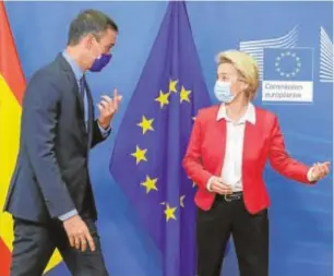  ?? AFP ?? El presidente Sánchez con la presidenta de la CE, Von der Leyen