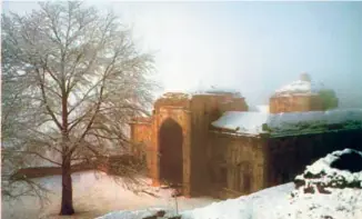  ?? ?? THE MULLA SHAH mosque built by the Mughal prince Dara Shukoh on Hari Parbat Hill.