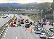  ??  ?? Unfall mit sechs Verletzten bei der Raststätte Grauholz auf der A1.