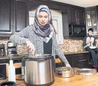  ?? BERNARD WEIL TORONTO STAR FILE PHOTO ?? Uzma Jalaluddin favours quick, simple meals at home: grilled chicken with salad, a pot of chili, rice and dal, pasta and sauce.