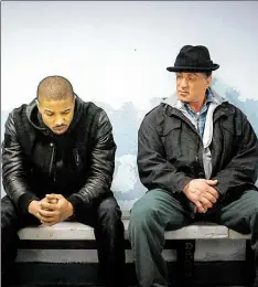  ?? BILD: WARNER BROS. PICTURES ?? VONCießen Freundscha­ft: Michael B. Jordan (links) und Sylvester Stallone in einer Szene aus dem Film „Creed – Rocky's Legacy“