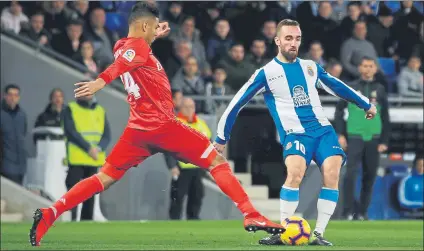  ?? FOTO: MORATA ?? Casemiro regresa al centro del campo del Real Madrid para enfrentars­e a un Espanyol que ayer destituyó a Abelardo