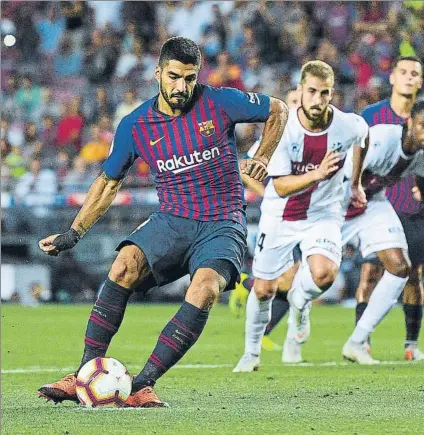  ?? FOTO: GETTY ?? Luis Suárez anotó ante el Huesca desde el punto de penalti En la pasada Liga lanzó y transformó uno, ante el Levante en la jornada 37