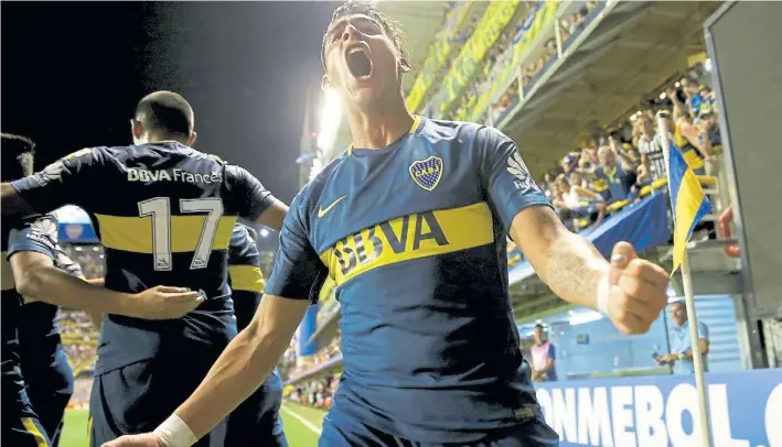  ?? AP ?? Qué grande sos. Pavón lo gritó un rato largo. Cuatro de los últimos cinco goles de Boca en la Libertador­es los convirtió él. El de anoche, con un derechazo bajo al segundo palo.