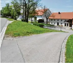  ?? Foto: Thorsten Jordan ?? In der Bäckergass­e im Penzinger Ortsteil Ramsach soll die Einmündung in die Dorf straße entschärft werden.