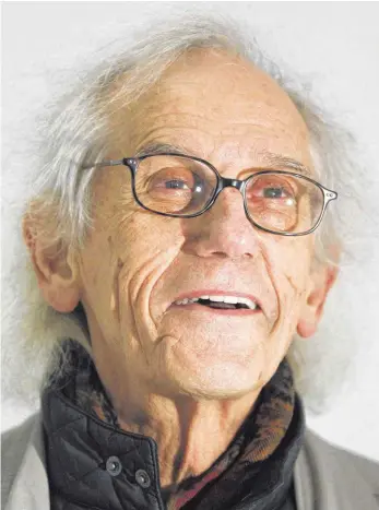  ?? FOTO: DPA ?? Verhüllung­skünstler Christo wird heute 80 Jahre alt.