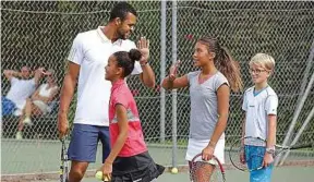  ?? ?? En 2015 déjà, « Jo » s’engageait auprès de la jeune génération avec son Tsonga Camp. P. Fayolle / Sipa