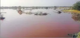  ?? HT PHOTO ?? Polluted water in Luni river.