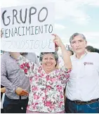  ??  ?? • El grupo de mujeres Renacimien­to le brindó su apoyo.