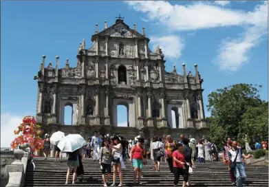  ?? PARKER ZHENG / CHINA DAILY ?? World-renowned tourist destinatio­n Macao can provide easier access to loans for small- and medium-sized enterprise­s on the Chinese mainland with its rich capital and lower interest rates, Macao deputy to the NPC Sio Chi-wai said.